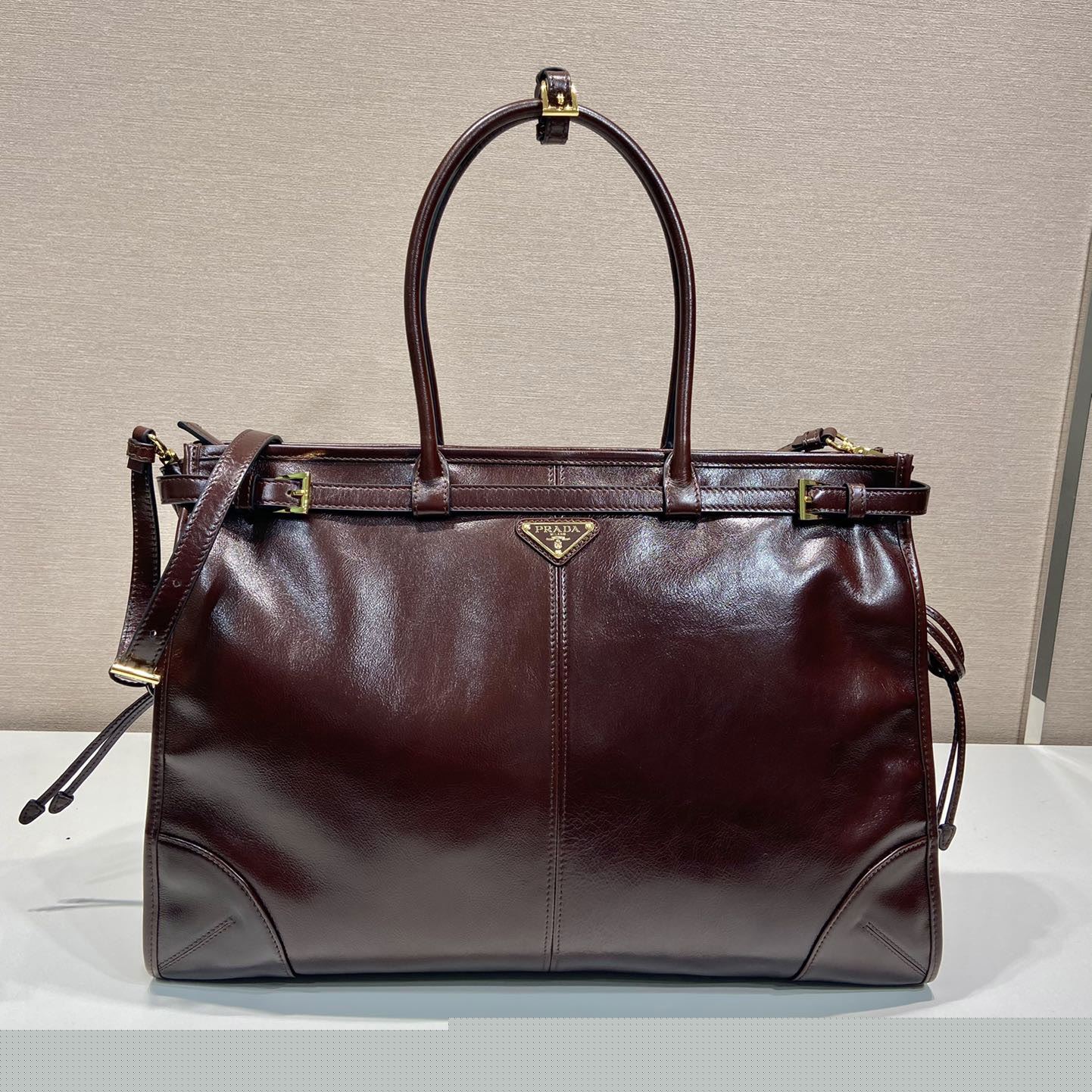 Pra*a top handle bags
